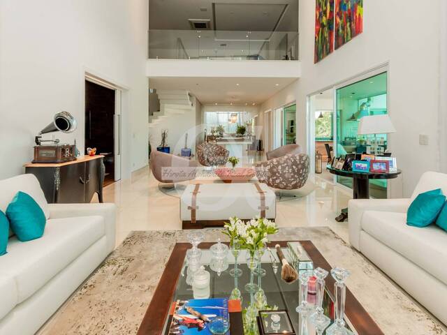 Casa para Venda em Santana de Parnaíba - 2