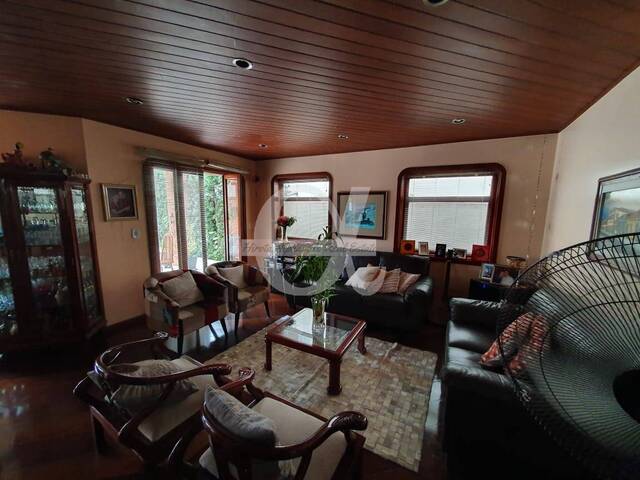 Casa para Venda em Santana de Parnaíba - 4