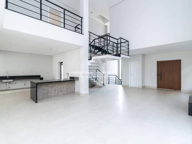 Casa para Venda em Santana de Parnaíba - 3