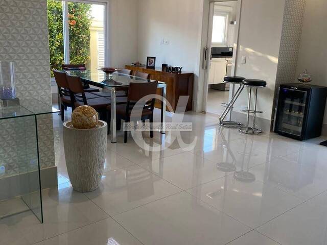 Casa para Venda em Santana de Parnaíba - 5