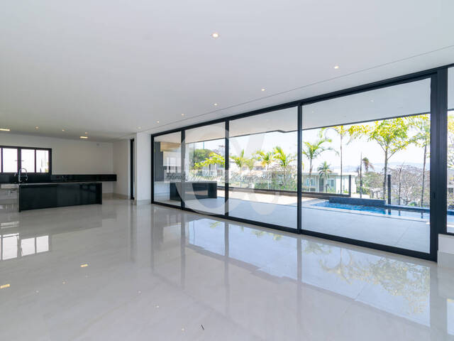 Casa para Venda em Santana de Parnaíba - 5