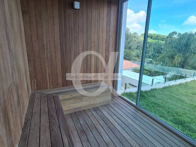 Casa para Venda em Santana de Parnaíba - 3