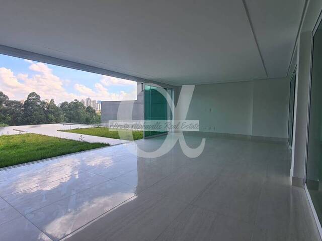 Casa para Venda em Santana de Parnaíba - 5