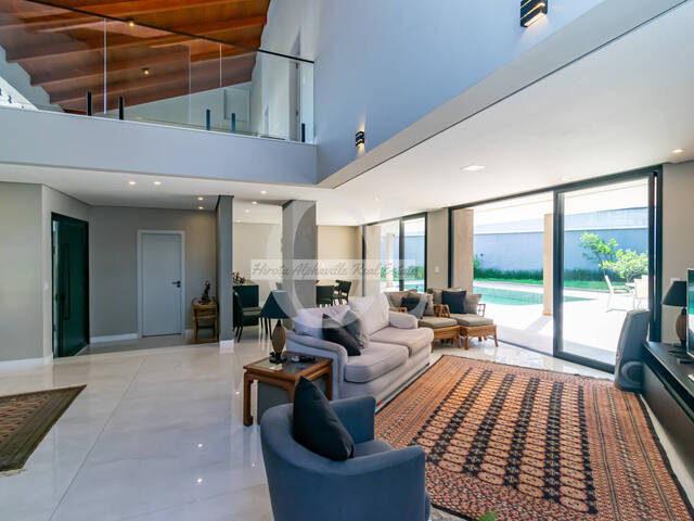 Casa para Venda em Santana de Parnaíba - 2