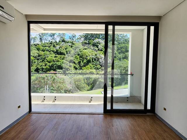 Casa para Venda em Santana de Parnaíba - 4