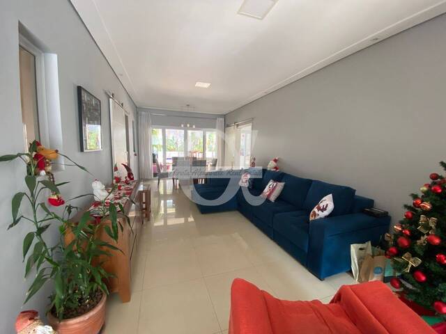 Casa para Venda em Santana de Parnaíba - 5