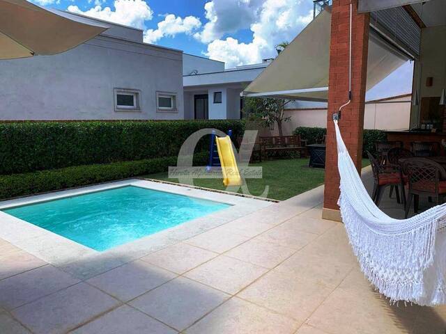 Casa para Venda em Santana de Parnaíba - 3