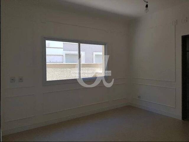 Casa para Venda em Santana de Parnaíba - 3