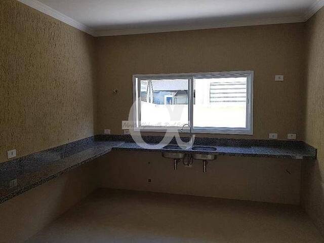 Casa para Venda em Santana de Parnaíba - 4