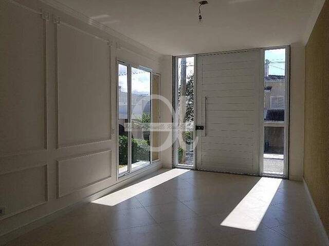 Casa para Venda em Santana de Parnaíba - 2