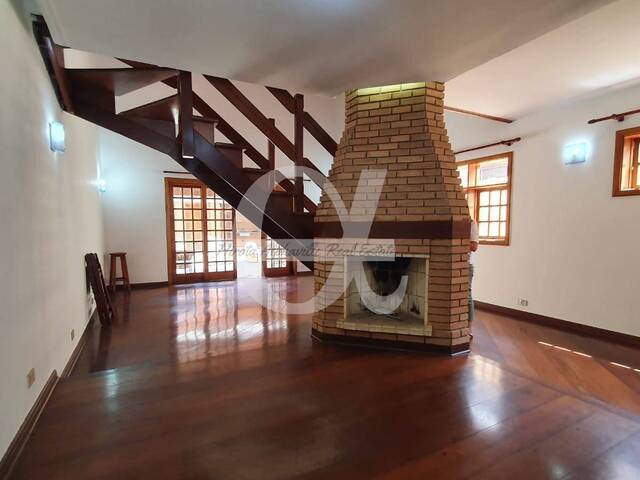 Casa para Venda em Santana de Parnaíba - 3