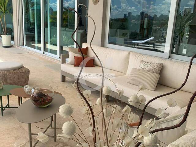 Casa para Venda em Santana de Parnaíba - 2