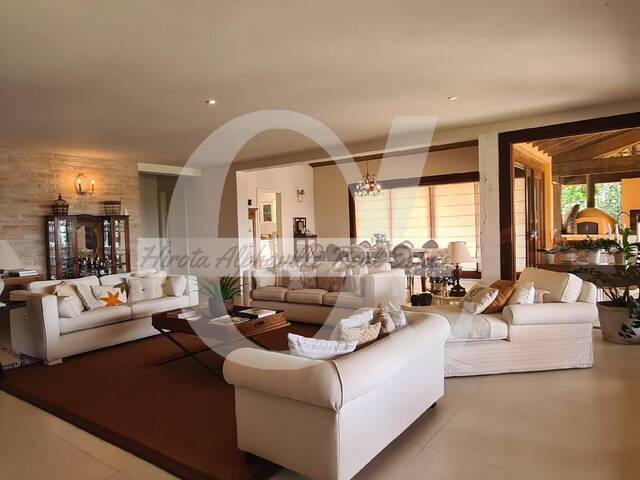 Casa para Venda em Santana de Parnaíba - 3