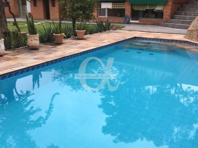 Casa para Venda em Santana de Parnaíba - 2