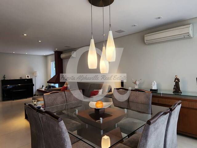 Casa para Venda em Santana de Parnaíba - 2