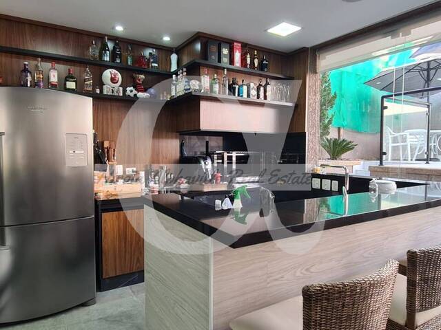 Casa para Venda em Santana de Parnaíba - 3