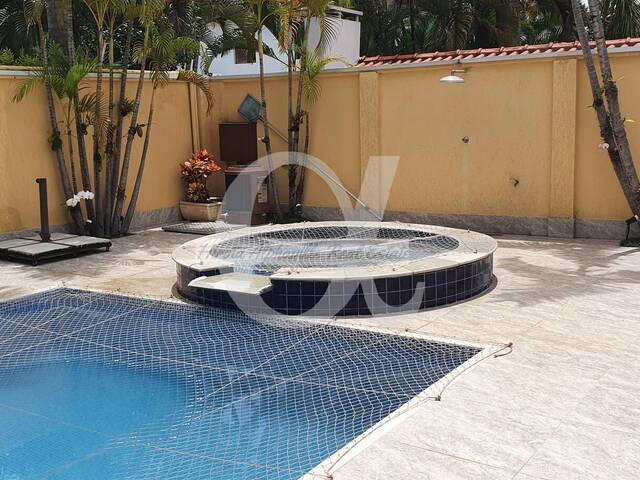 Casa para Venda em Santana de Parnaíba - 3