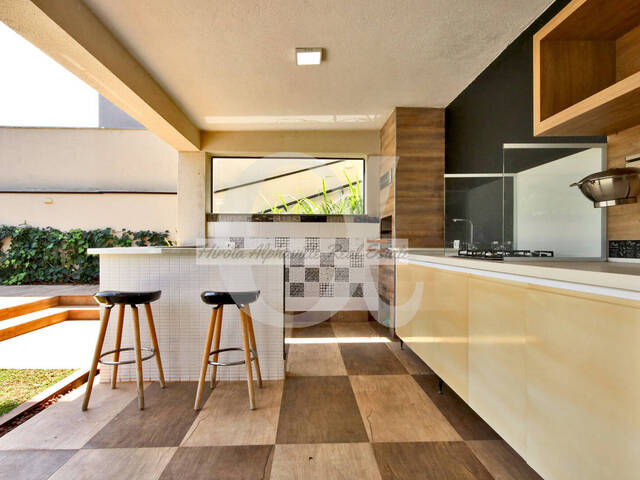 Casa para Venda em Santana de Parnaíba - 5