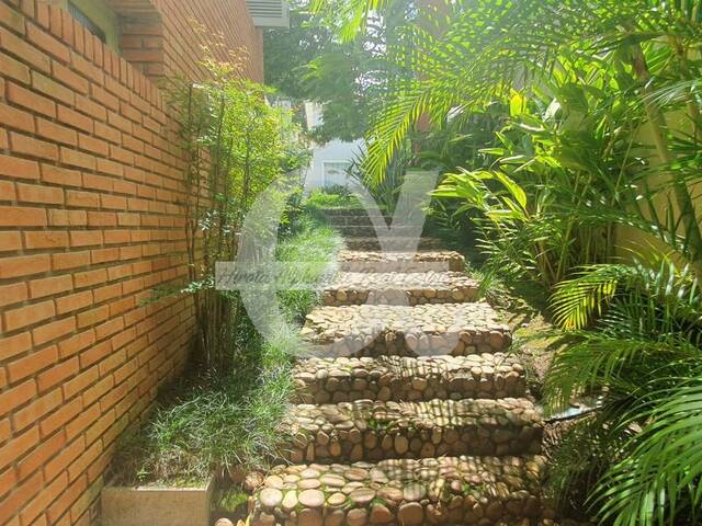 Casa para Venda em Santana de Parnaíba - 5
