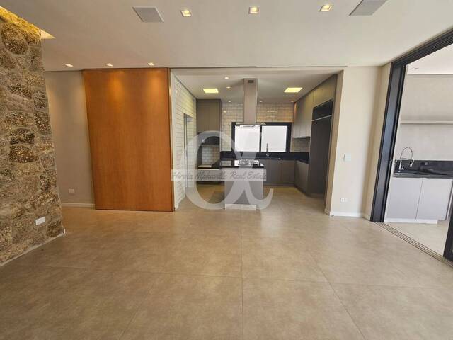 Casa para Venda em Santana de Parnaíba - 4