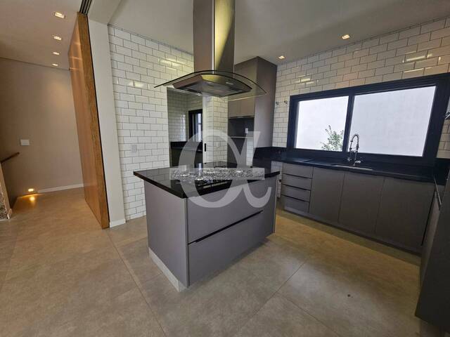 Casa para Venda em Santana de Parnaíba - 5