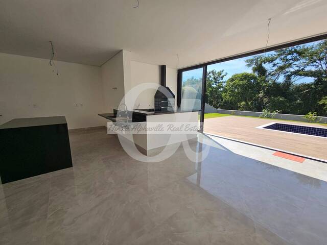 Casa para Venda em Santana de Parnaíba - 3