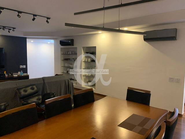 Casa para Venda em Santana de Parnaíba - 5