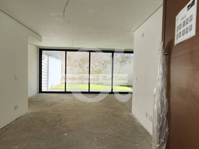 Casa para Venda em Santana de Parnaíba - 2