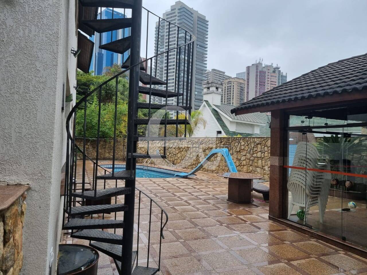 Casa à venda com 4 quartos, 470m² - Foto 2