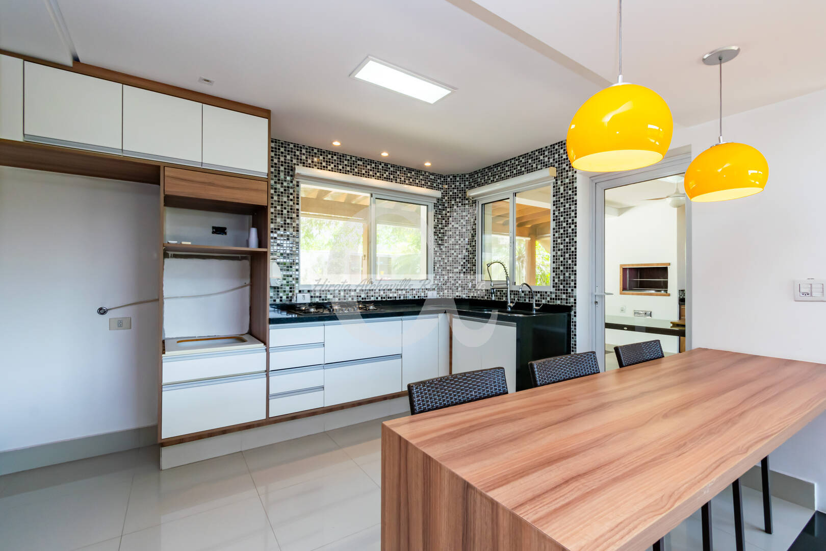 Casa, 3 quartos, 245 m² - Foto 2