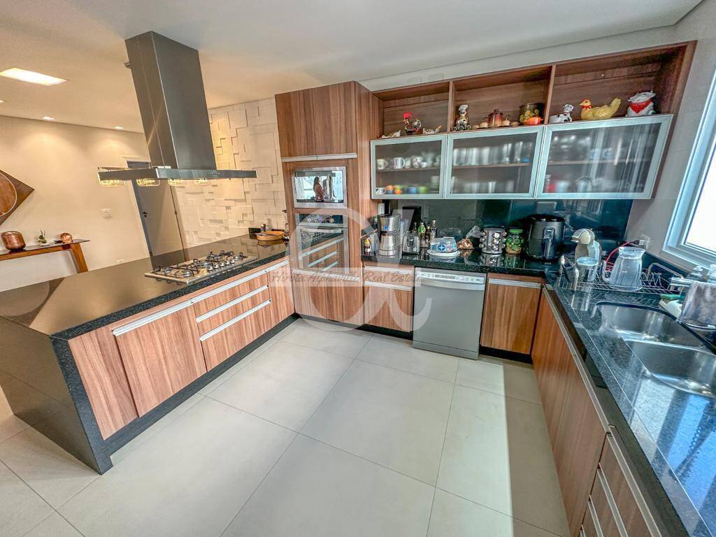 Casa à venda com 4 quartos, 350m² - Foto 10